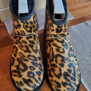 Ugg Leopard Classic Mini Boots Nwb